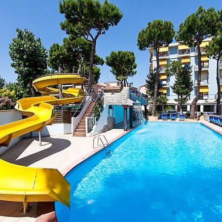 Hotel Fabrizio Rimini Exterior foto